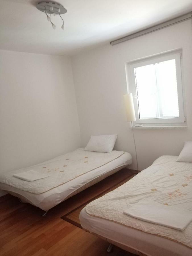 Apartmani Gaj มาลินสกา ภายนอก รูปภาพ